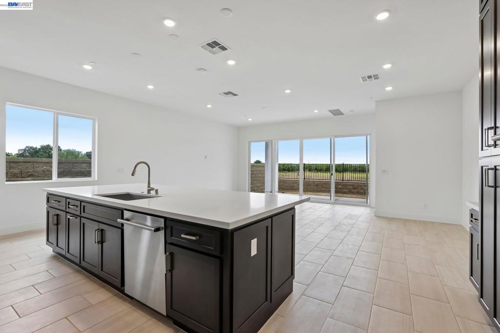 1095 Riverbend Drive