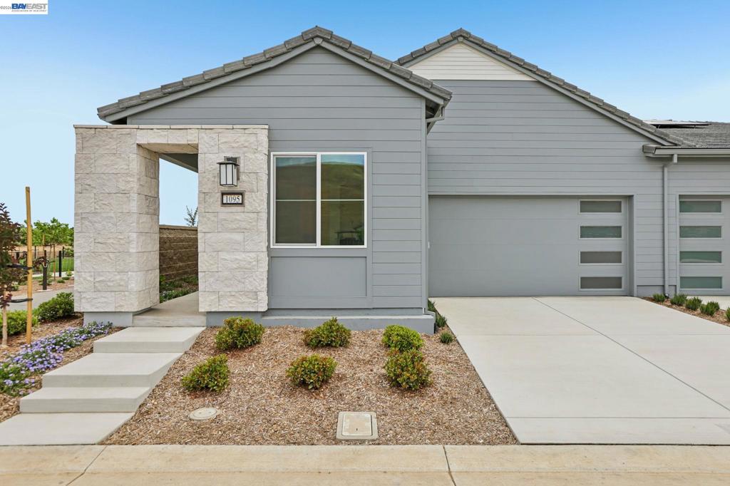1095 Riverbend Drive