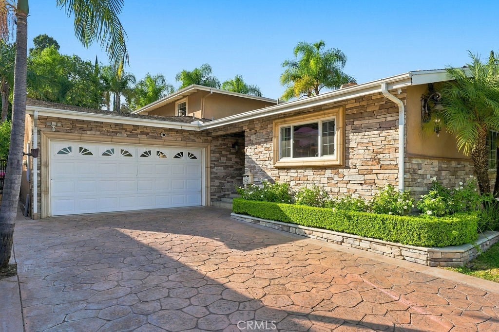 1711 Thorncrest Drive