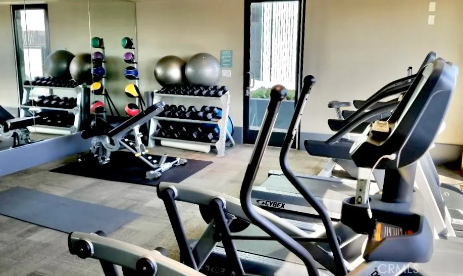 Los Angeles, California 90014, United States, 2 Bedrooms Bedrooms, ,3 BathroomsBathrooms,Residential,Active,201937