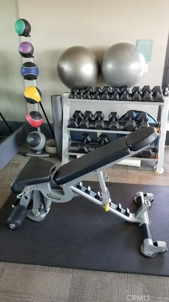 Los Angeles, California 90014, United States, 2 Bedrooms Bedrooms, ,3 BathroomsBathrooms,Residential,Active,201937