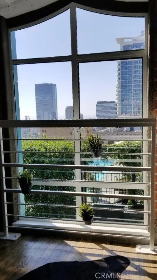 Los Angeles, California 90014, United States, 2 Bedrooms Bedrooms, ,3 BathroomsBathrooms,Residential,Active,201937