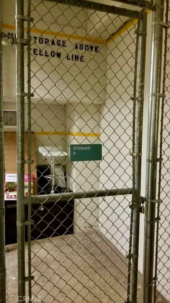 Los Angeles, California 90014, United States, 2 Bedrooms Bedrooms, ,3 BathroomsBathrooms,Residential,Active,201937