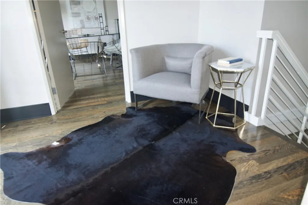 Los Angeles, California 90014, United States, 2 Bedrooms Bedrooms, ,3 BathroomsBathrooms,Residential,Active,201937