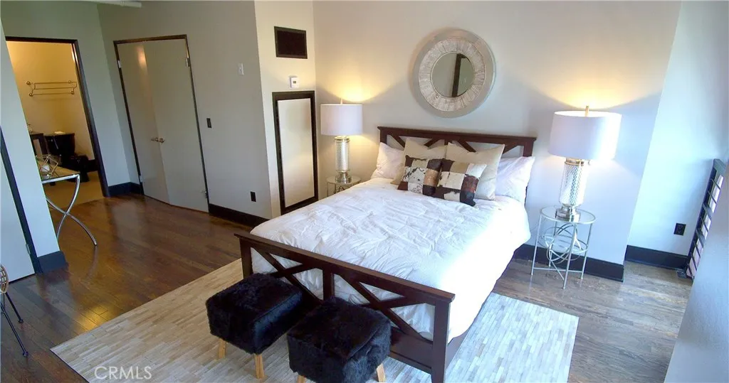 Los Angeles, California 90014, United States, 2 Bedrooms Bedrooms, ,3 BathroomsBathrooms,Residential,Active,201937