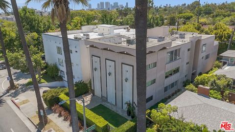 Photo of 603 N Doheny Drive #2B, Beverly Hills, CA 90210 (MLS # 25576979)