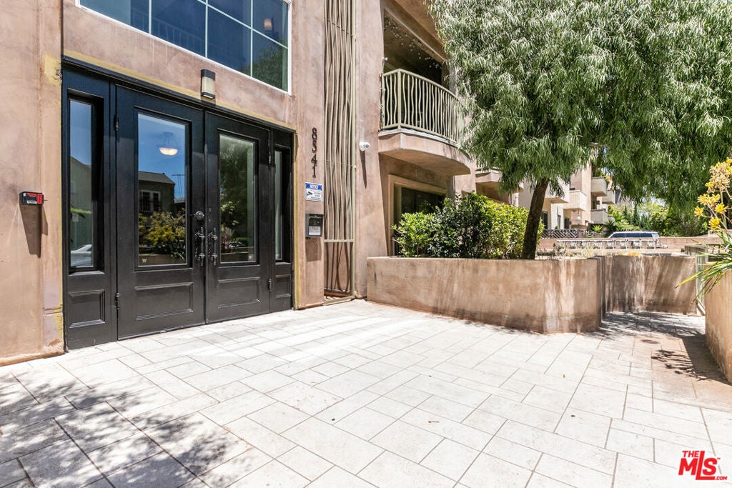 8541 Alcott Street 101, Los Angeles CA 90035