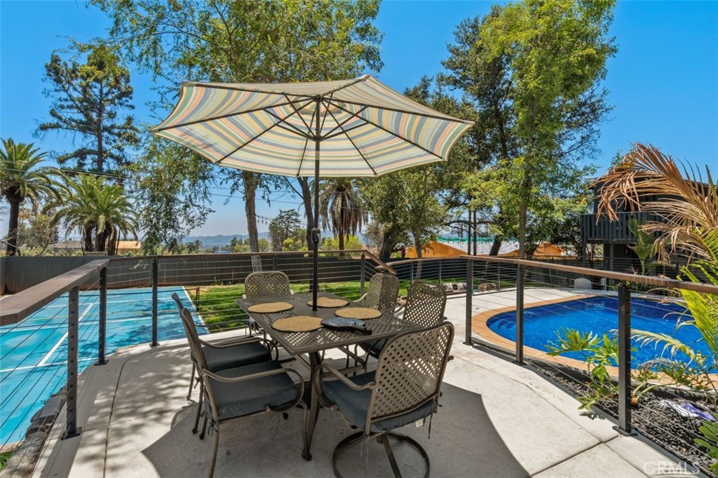 32 W Las Flores Drive