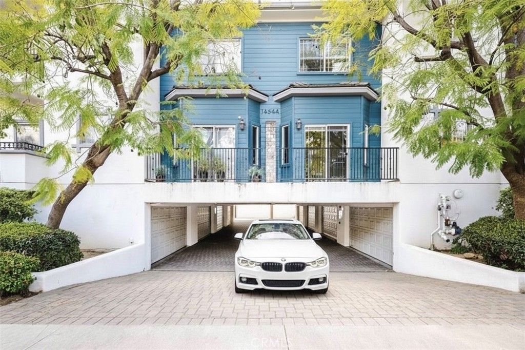 Photo of 14544 Margate Street #10, Sherman Oaks, CA 91411 (MLS # CV25231523)