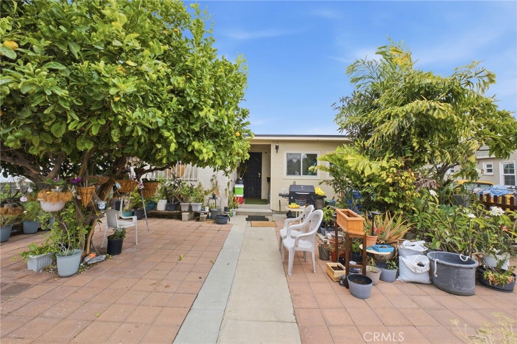 538 S Fetterly Avenue