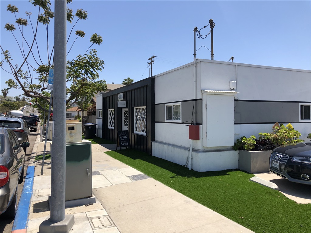 2305 Meade Ave