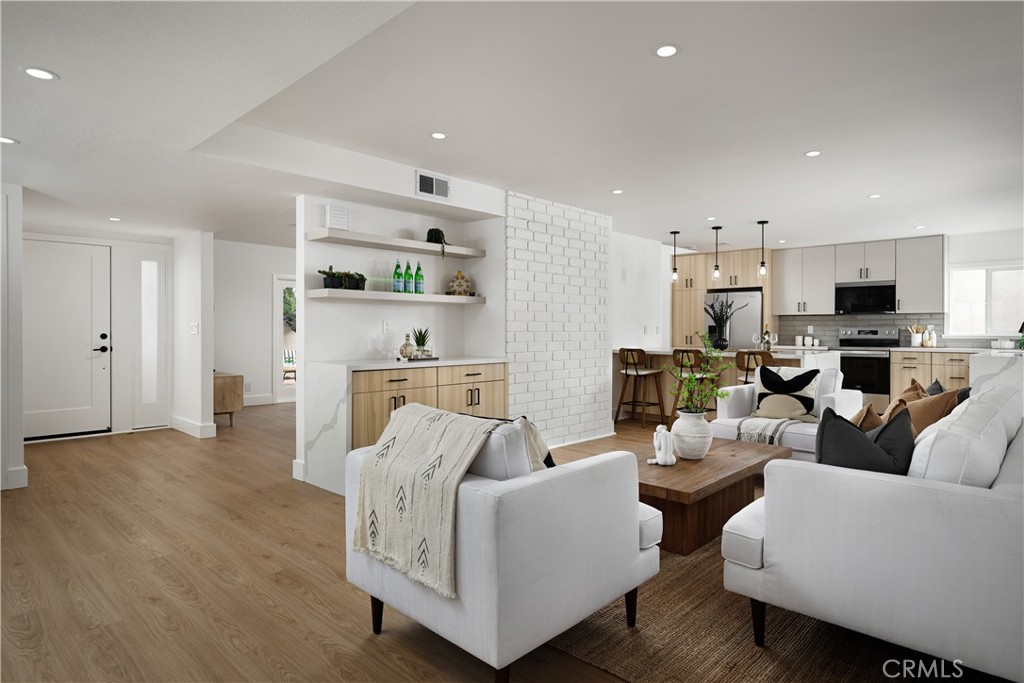 10230 El Monterey Avenue