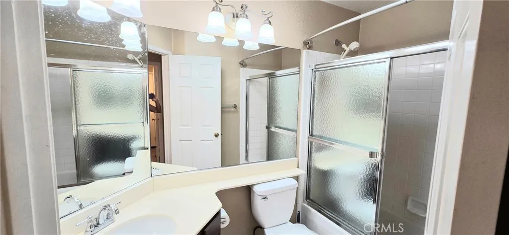 Temecula, California 92592, United States, 4 Bedrooms Bedrooms, ,3 BathroomsBathrooms,Residential,Active,196735