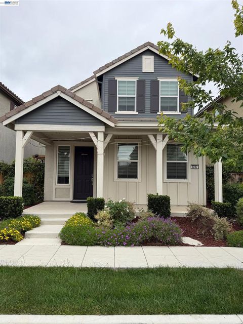Photo of 2282 S Podere Dr DR, Mountain House, CA 95391 (MLS # 41133537)