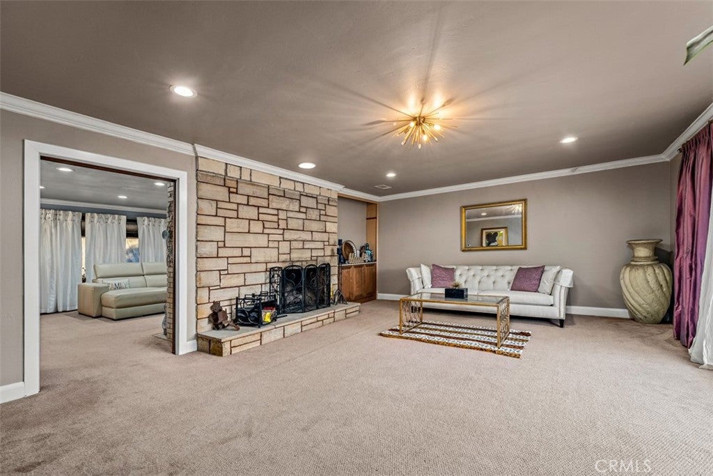 3484 Broadmoor