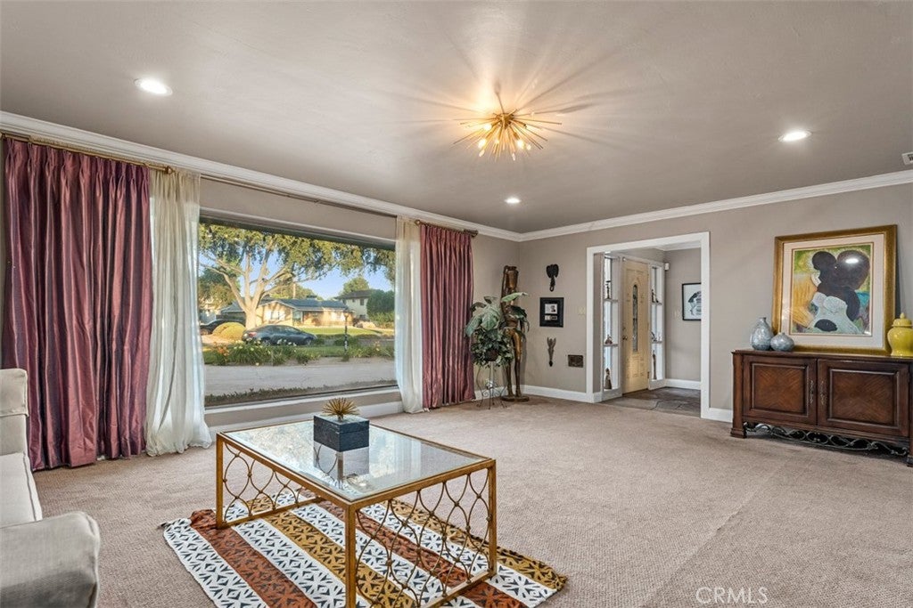 3484 Broadmoor