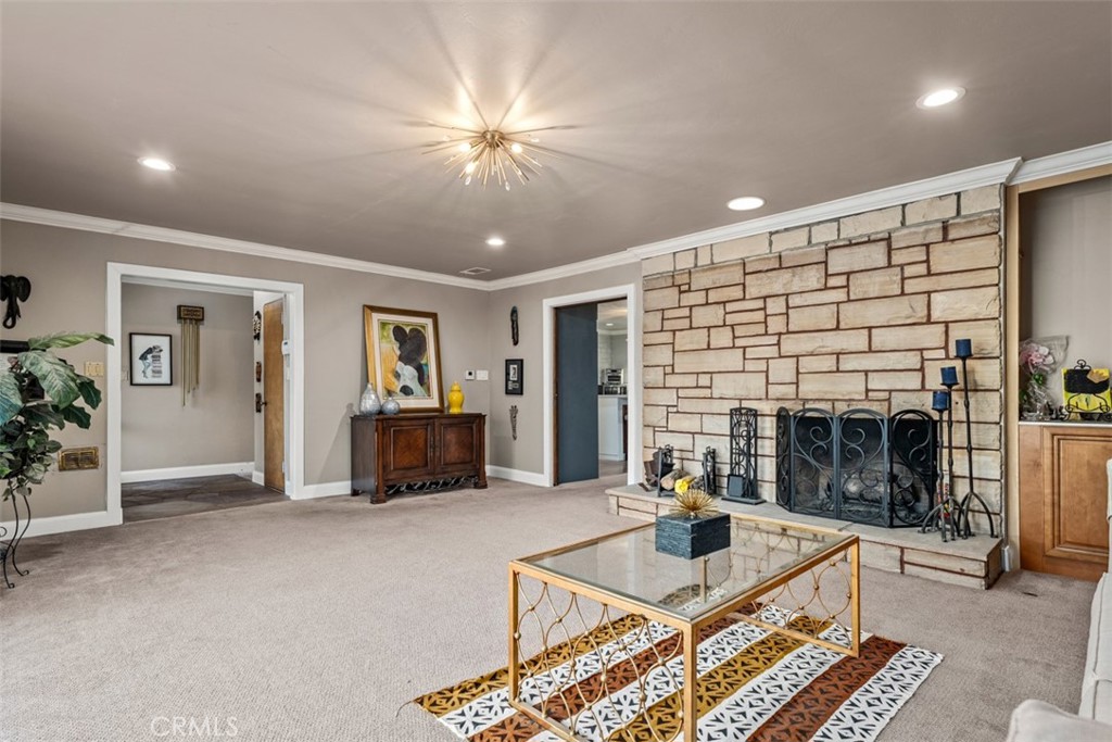 3484 Broadmoor