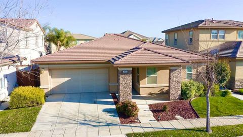 Photo of 868 868 N San Remo Ln Ln, Mountain House, CA 95391 (MLS # 41121759)