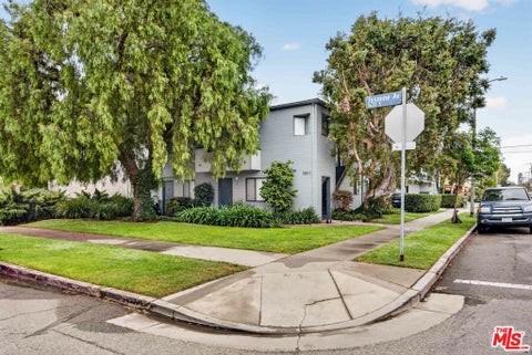 Photo of 3601 Jasmine Avenue, Los Angeles, CA 90034 (MLS # 26104674)