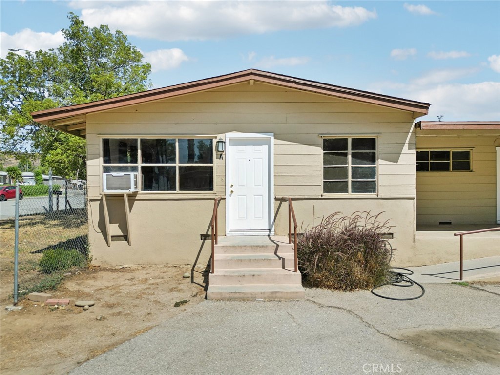 GREAT INVESTMENT OPPORTUNITY – TRIPLEX!
Don’t miss your chance to own this income-generating triplex, ideal for investors or owner-occupants! Each of the three units features 1 bedroom, 1 bathroom, and 720 sq ft of living space — plus individual garage parking for each unit.
Live in one and rent the other two, or add this solid property to your investment portfolio. Two units are currently occupied by long-term tenants, while Unit A is vacant and recently renovated, featuring new flooring, a modernized bathroom, and fresh interior paint. Perfect for immediate move-in or top-dollar rental.
The exterior has also seen fresh repairs and a new paint job, making this property move-in and rent-ready.
Opportunities like this don’t last long — especially with a vacant, upgraded unit ready to go.
Live in one. Rent two. Build wealth.
Schedule your showing today!