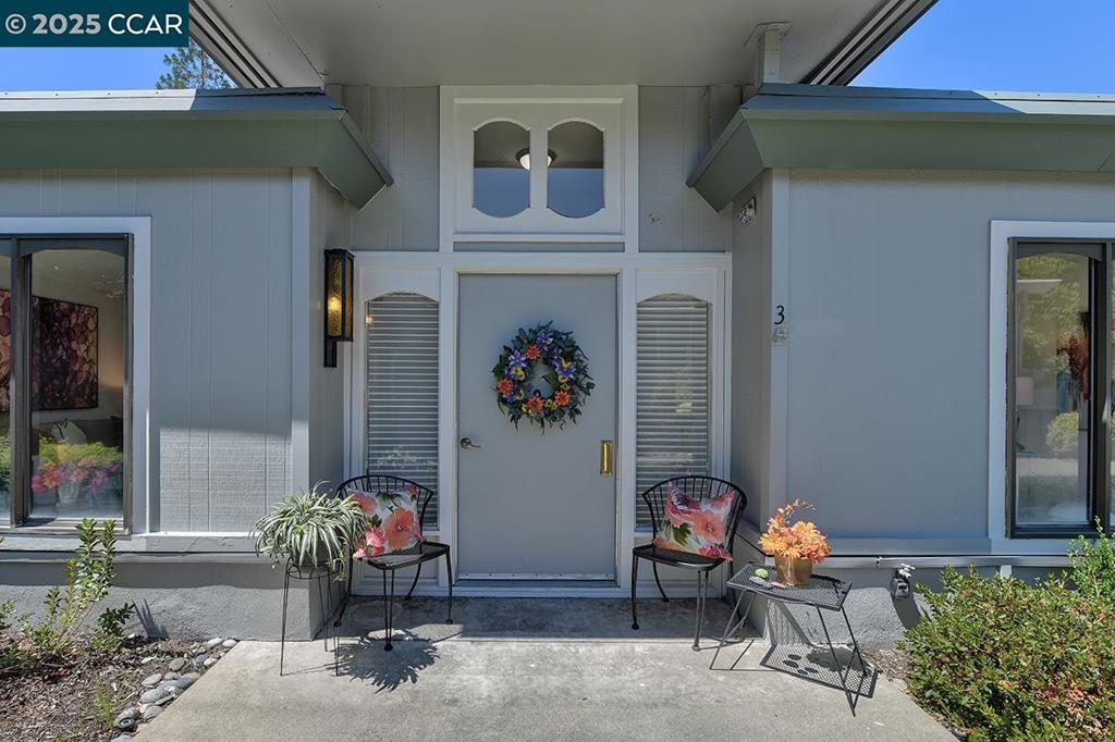 Beautiful and bright all level-in, no steps, Golden Gate model. New Kitchen appliances, freshly painted, washer and dryer included, partially covered atrium for your enjoyment all year! 2 Skylights for extra brightness. Shows beautifully! Hurry! Carport Building 319 #6