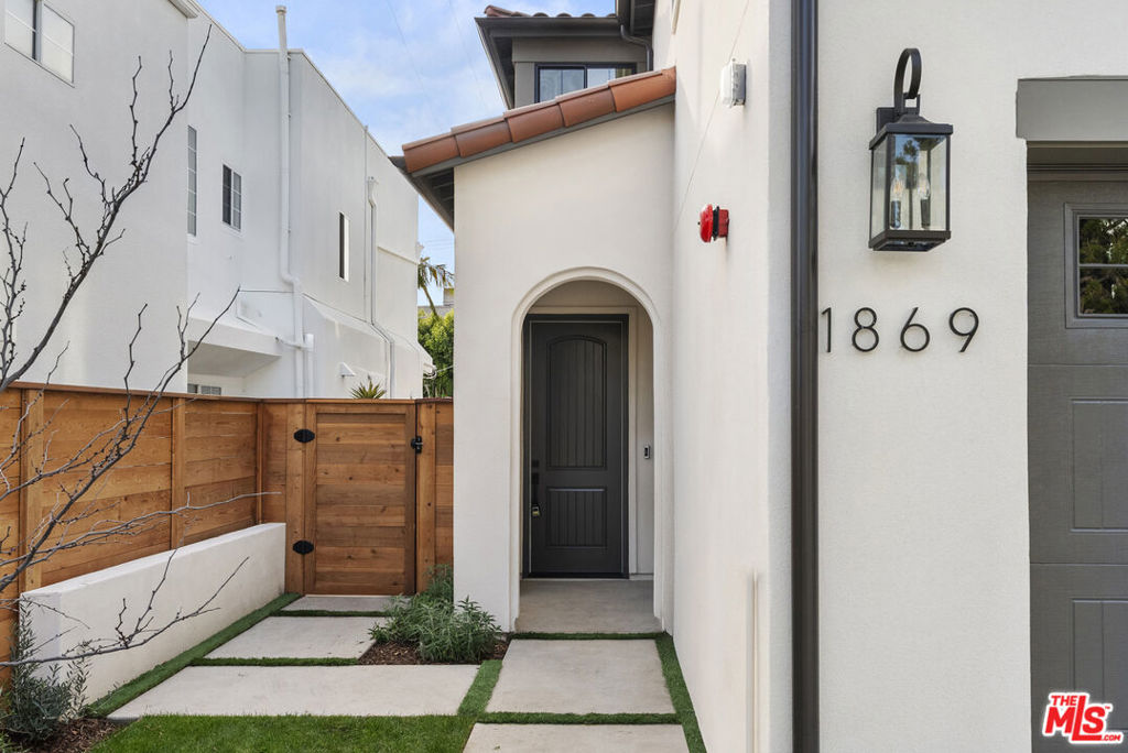 1869 Benecia Avenue