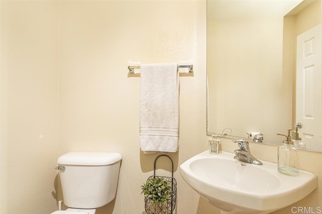 740 Callecita Aquilla Sur