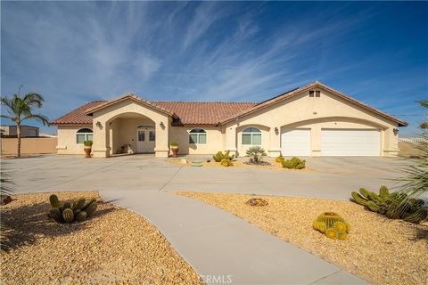 Photo of 15914 Mission Street, Hesperia, CA 92345 (MLS # CV25253776)