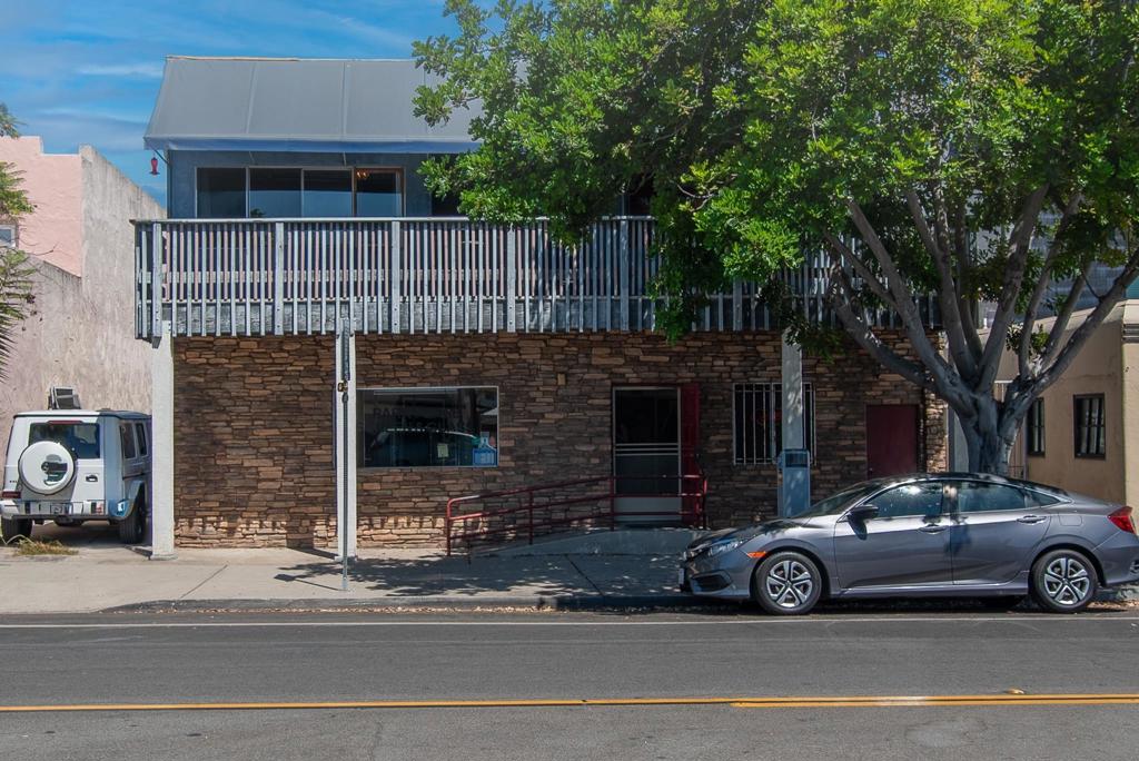 3580 Adams Ave