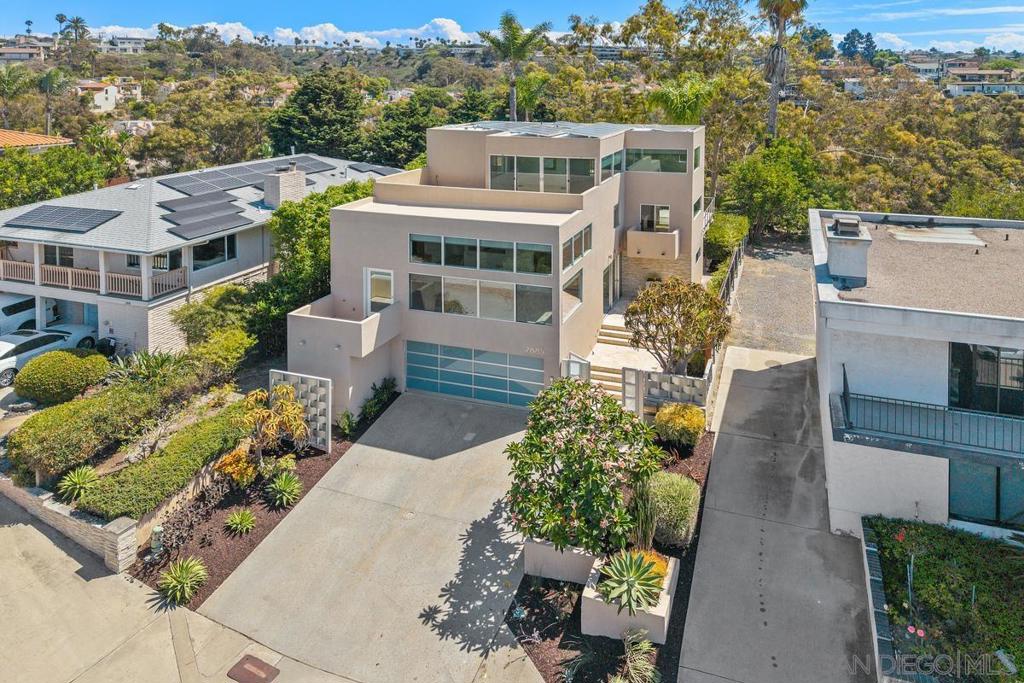 2885 Fallbrook Ln