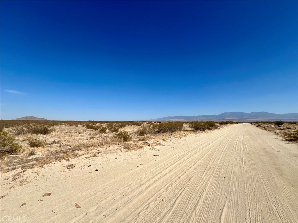 39.27 acres of beautiful vacant land just outside Lake Los Angeles nestled in a farming community. Property sites on the corner of Ave. S and 190th St. East and is not too far from electrical. Lot is zoned for heavy agriculture, perfect for your dream ranch or a spacious property for you to build your ideal home. Either way this large level lot is a blank slate ready for you to make it your own!