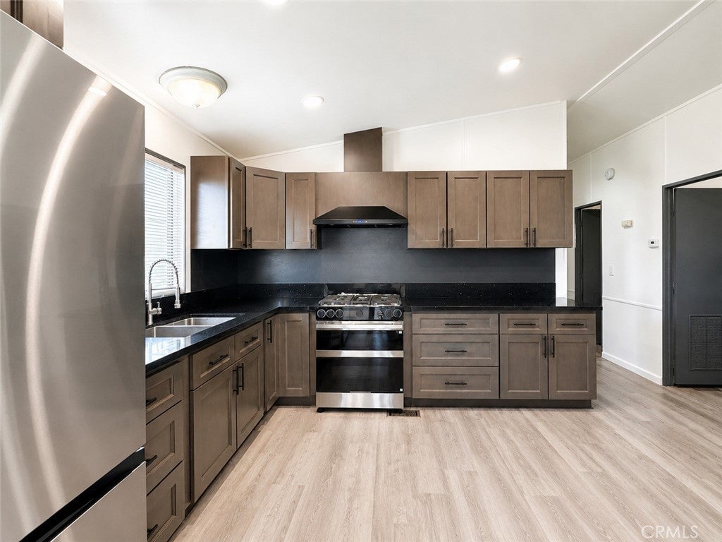 3800 W Wilson Street 235