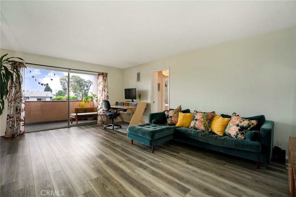 855 Victor Avenue 203, Inglewood CA 90302