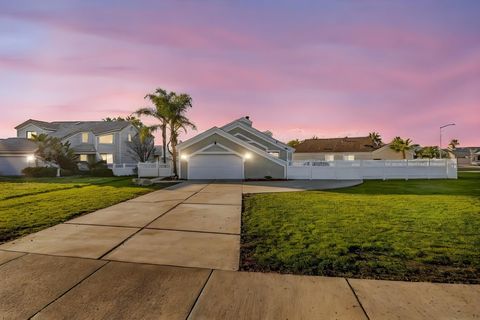 Photo of 2102 Portside Court Ct, Discovery Bay, CA 94509 (MLS # 41120992)