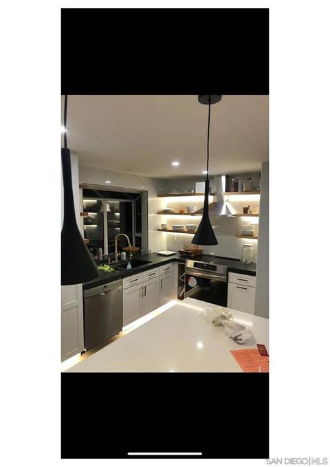 811 Mosaic Cir Oceanside CA 92057