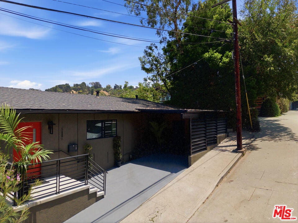 1621 Bridgeport Drive, Los Angeles CA 90065