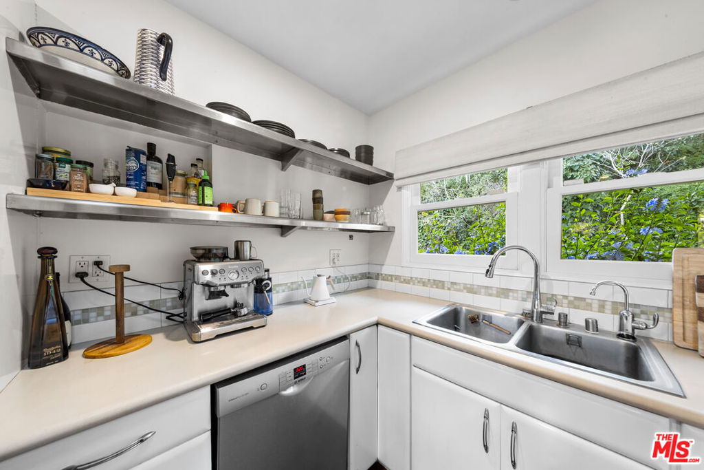 The Los Feliz Oaks - Residential Lease