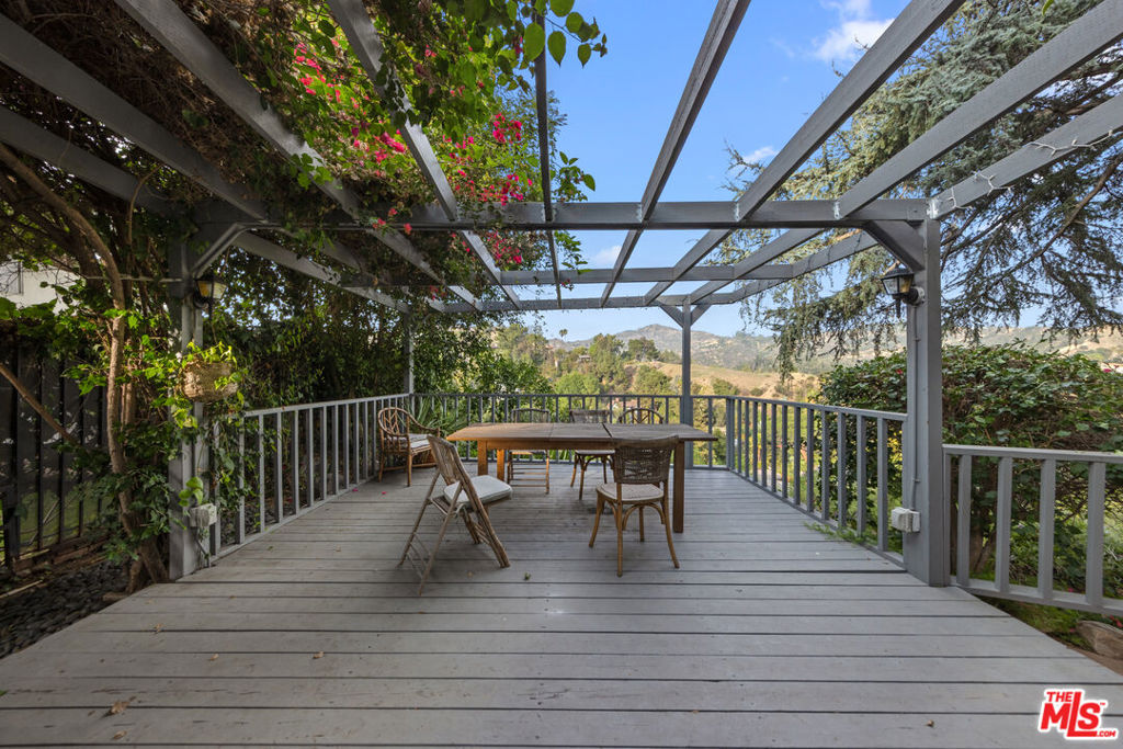 The Los Feliz Oaks - Residential Lease