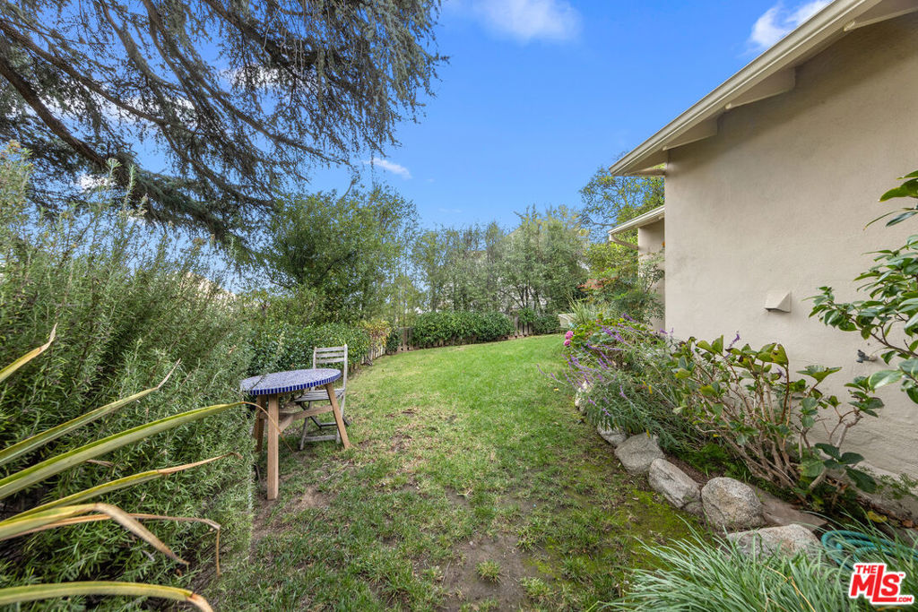 The Los Feliz Oaks - Residential Lease