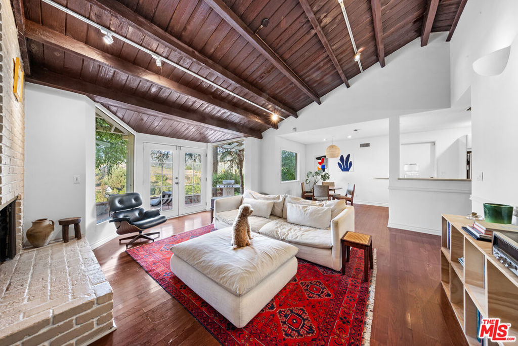 The Los Feliz Oaks - Residential Lease