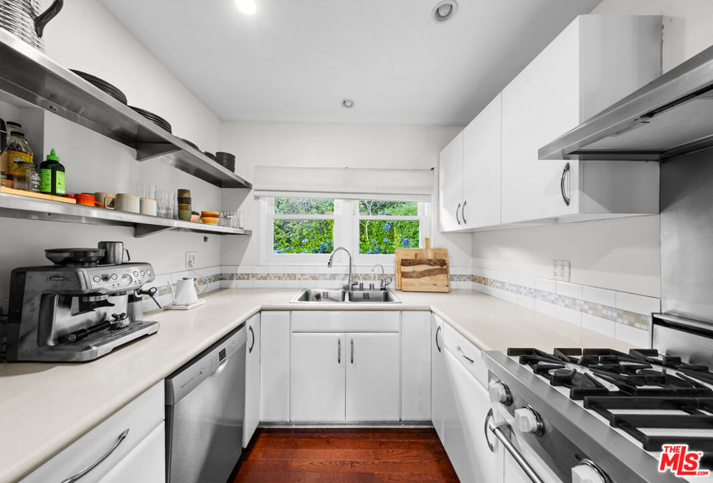 The Los Feliz Oaks - Residential Lease