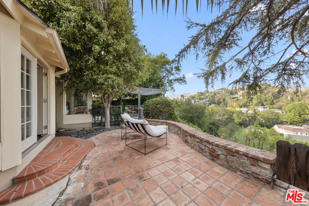 The Los Feliz Oaks - Residential Lease