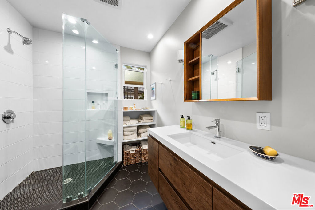 The Los Feliz Oaks - Residential Lease