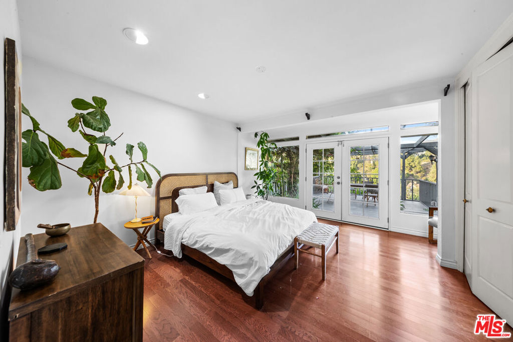 The Los Feliz Oaks - Residential Lease