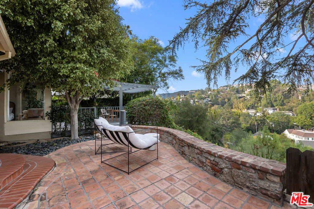 The Los Feliz Oaks - Residential Lease