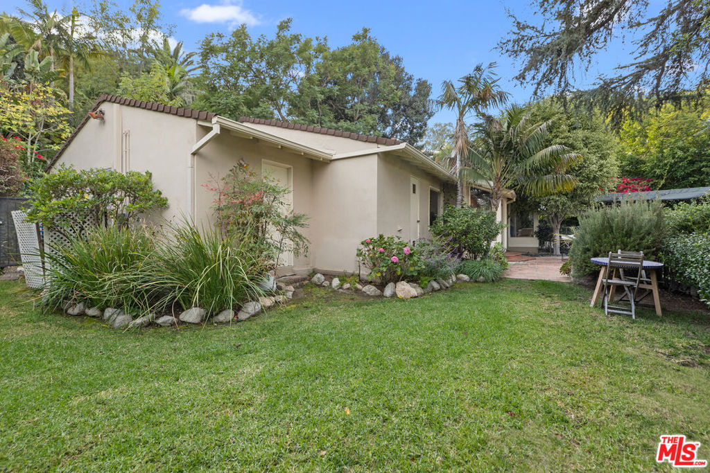 The Los Feliz Oaks - Residential Lease