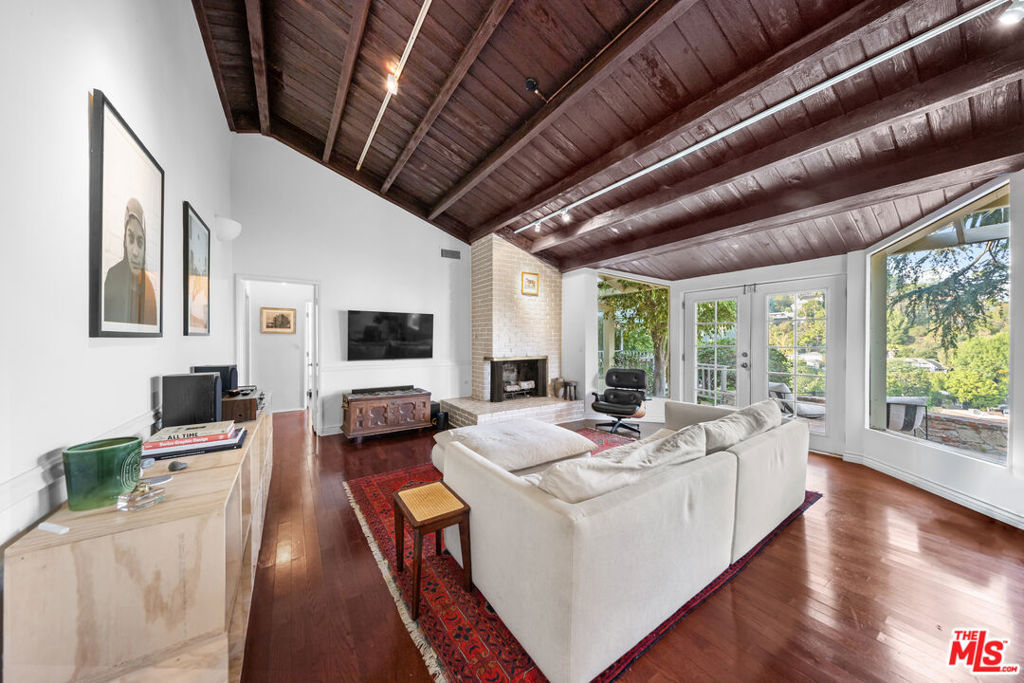 The Los Feliz Oaks - Residential Lease