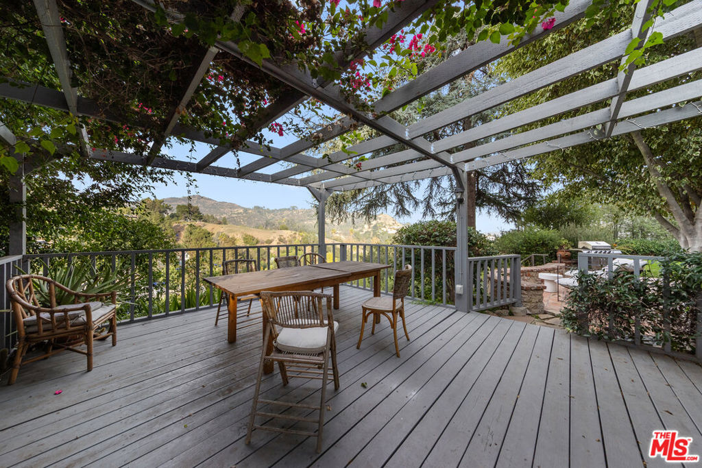 The Los Feliz Oaks - Residential Lease