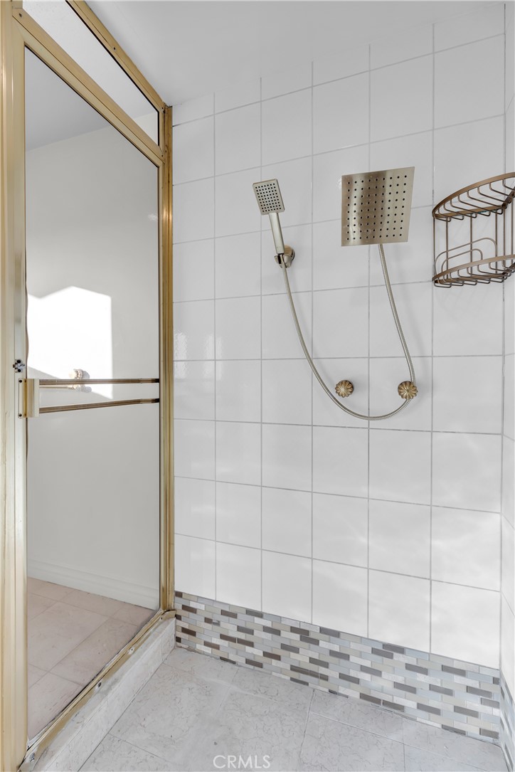 Not Applicable-105 - Residential Lease