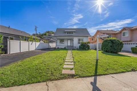 Photo of 1318 E Garfield Ave, Glendale, CA 91205 (MLS # TR26009835)